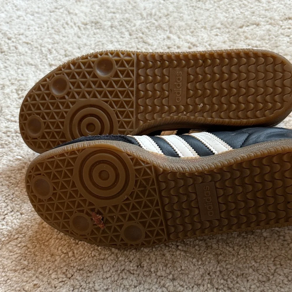 Adidas Samba Classic Black and White Shoes - Picture 4 of 6